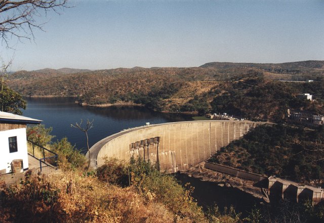 Kariba Dam - From the Zim Side - kdam1.jpg