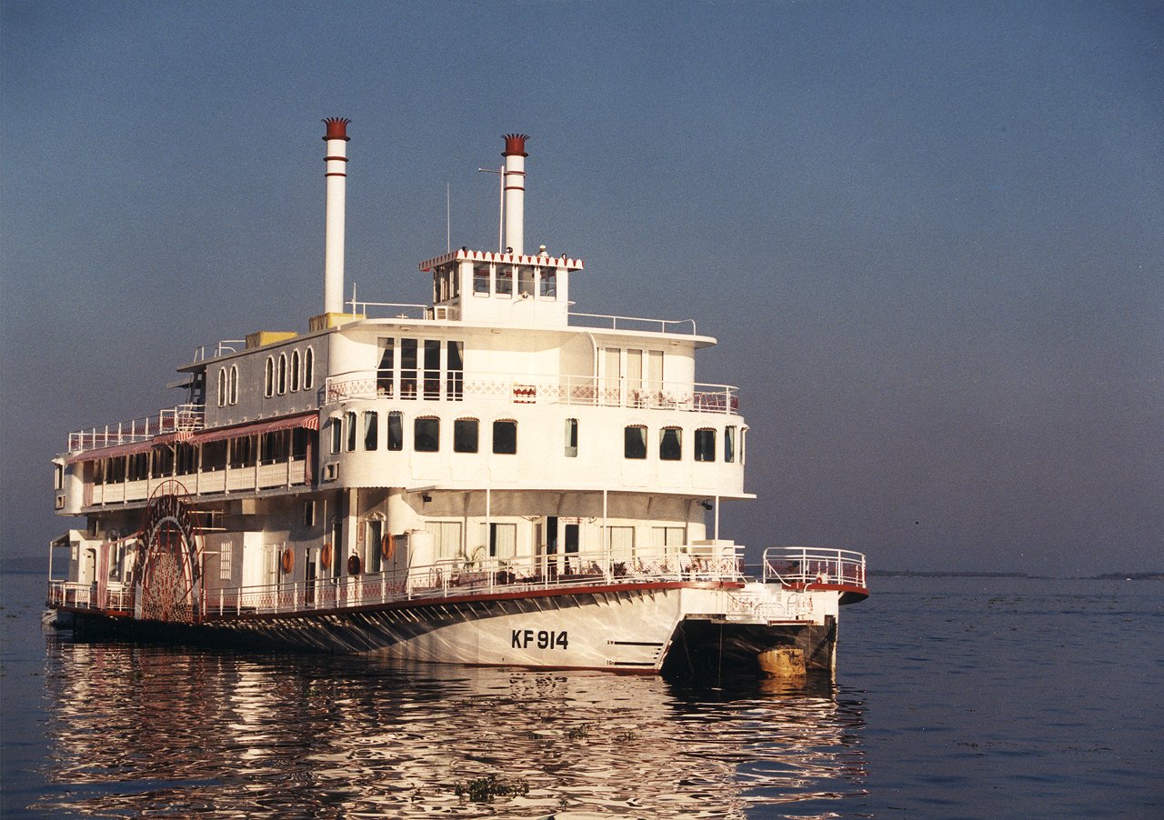 Steamboat Southern Belle (Hi Res pic) - sthernb2.jpg
